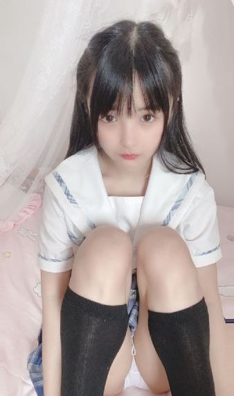 欧美明星街拍连体裤_1080高清在线观看
